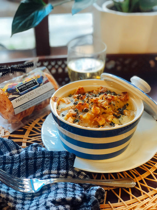 Gourmet Mac n Cheese w. Sticky Balsamic Vinegar and Parmesan Cheese Biscuits