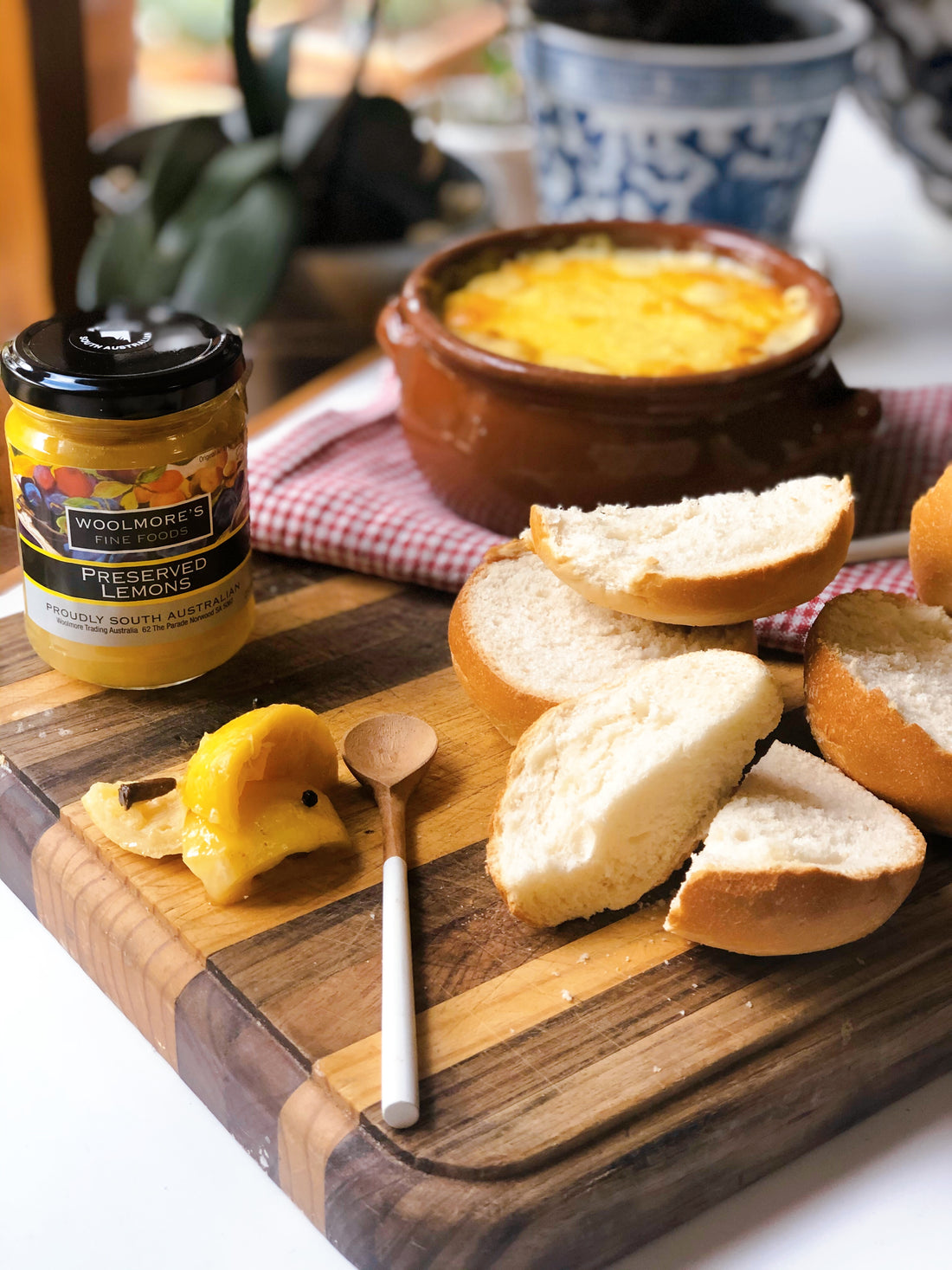 Cheesy artichoke and Spinach dip w. Preserved Lemon