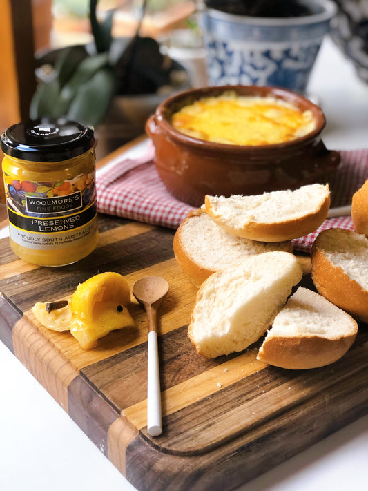 Cheesy artichoke and Spinach dip w. Preserved Lemon